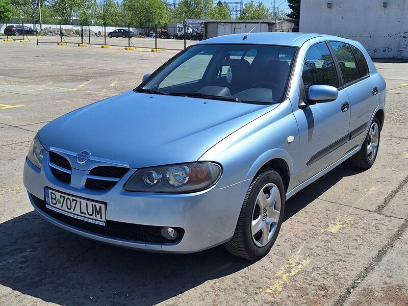 Nissan Almera